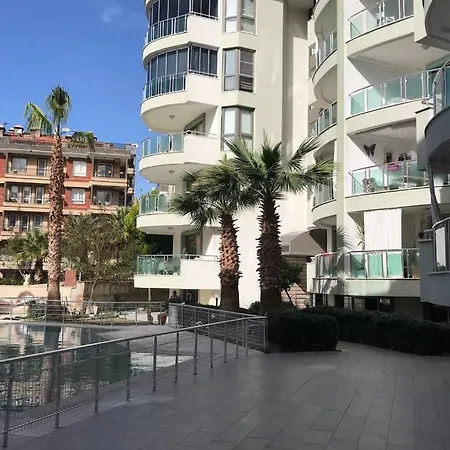 Fully Furnished 2beds With The Pool.