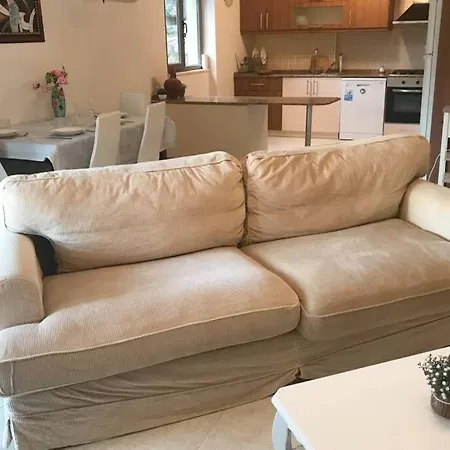 Fully Furnished 2beds With The Pool. Apartment *