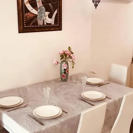 Fully Furnished 2beds With The Pool.